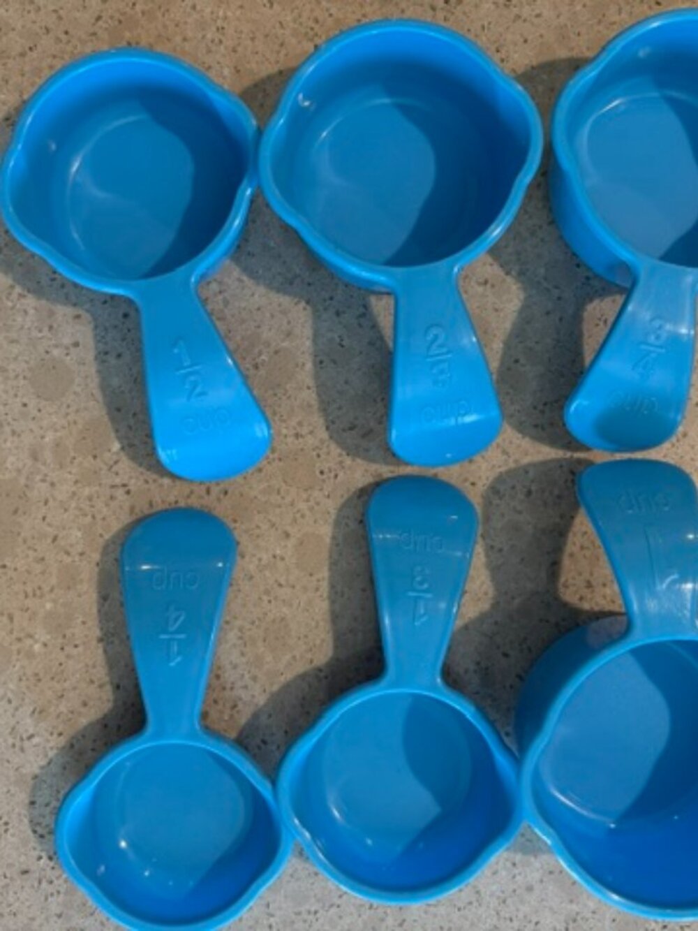 TUPPERWARE MEASURING CUPS